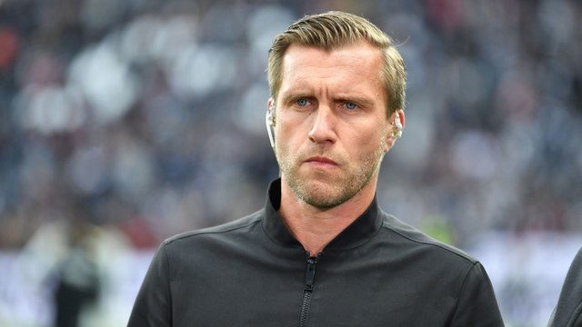 Sehr behäbig, sehr langsam : Krösche bemängelt kein gutes SGE-Spiel