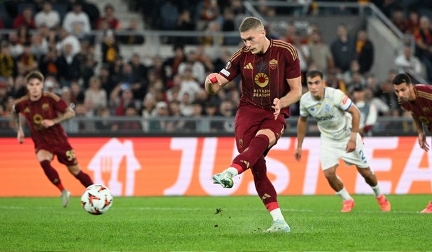 روما يتجاوز عقبة دينامو كييف بصعوبة