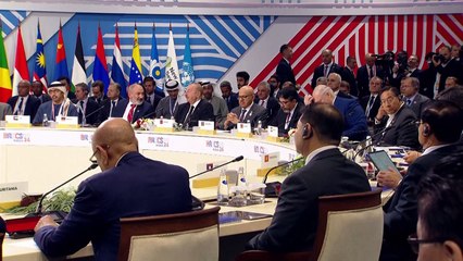 Putin diz que acordo com Ucrânia deverá considerar 'as realidades no terreno' e elogia Trump