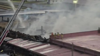 부산 미군기지 화재 13시간 만에 초진...잔불 정리 / YTN