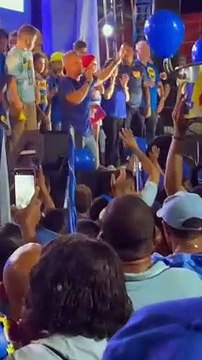 Comício de Flávio Matos tem oração e ataques a Luiz Caetano