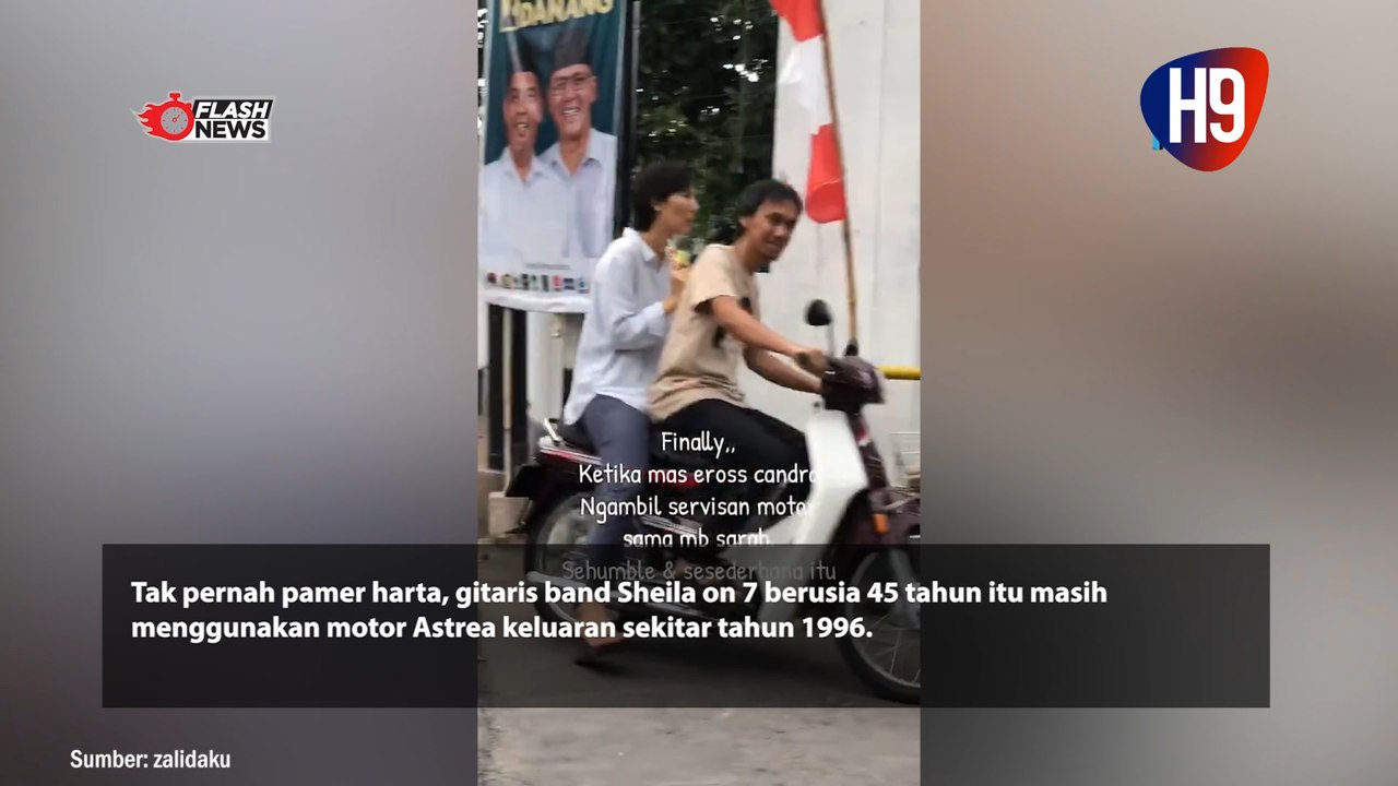 Sederhana Banget, Eros Sheila on 7 dan Istri Jalan Kaki Ambil Servisan Motor di Bengkel