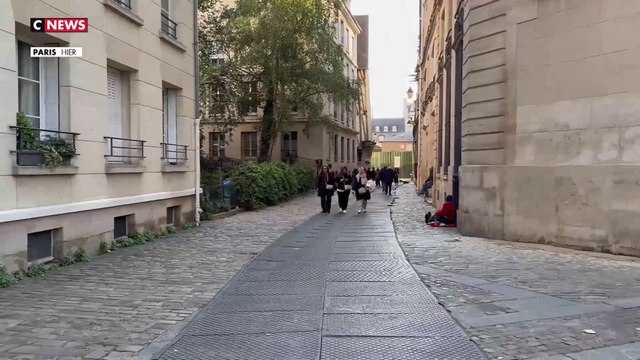 Paris : un parc public du Marais investi par des migrants