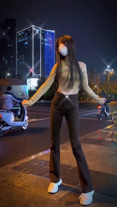 是我最爱的港风#半点心慢慢摇 #跳舞使我快乐 今天很姐姐
