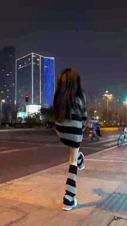 袜子差点摔飞
