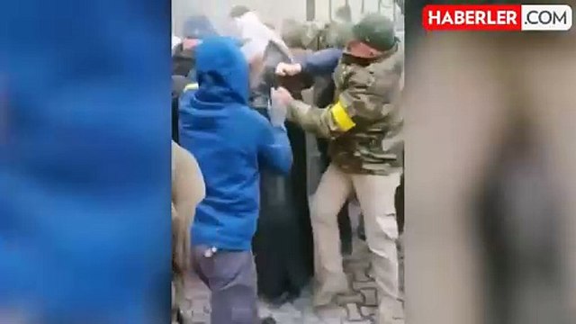 Ukrayna'da Rus Ortodoks Kilisesi'nde papazlar ve cemaat arasında 6 saat süren bir kavga çıktı