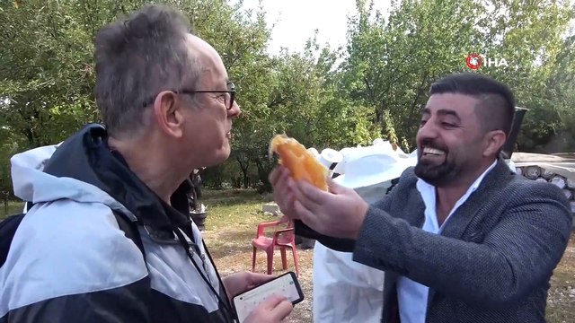 Yerli turistler Van balına hayran kaldı