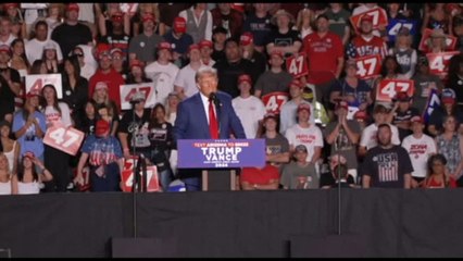 Migranti, Trump: gli Usa sono il bidone della spazzatura del mondo