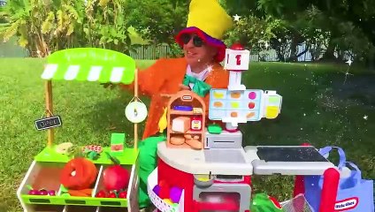 Nastya dresses up for the ball and sews a dress