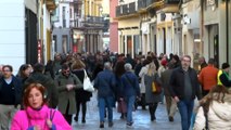 El paro baja en 1.200 personas en verano y el empleo marca récord con 21,8 millones de ocupados