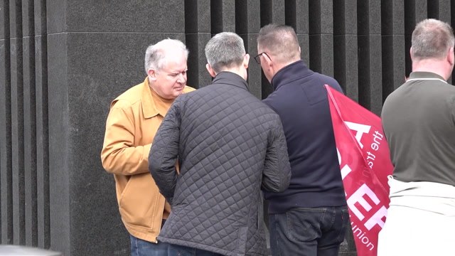 TfL and unions meet in bid to avert 10 days of Tube strike chaos