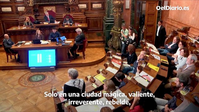Colau se despide del Ayuntamiento con un elogio a la Barcelona “rebelde y mágica” y una crítica a sus élites “mediocres”