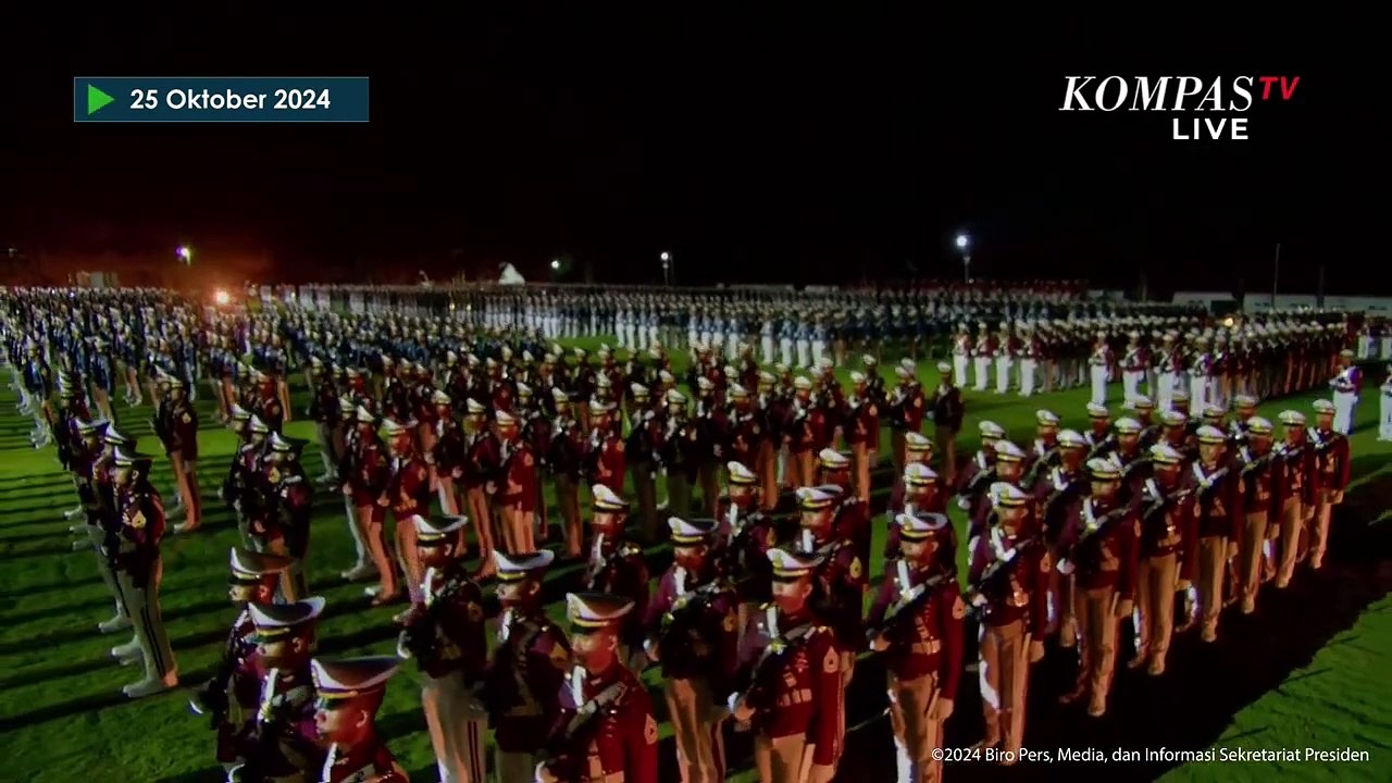 [FULL] Prabowo Pimpin Parade Senja Retreat Kabinet Merah Putih di Akmil Magelang