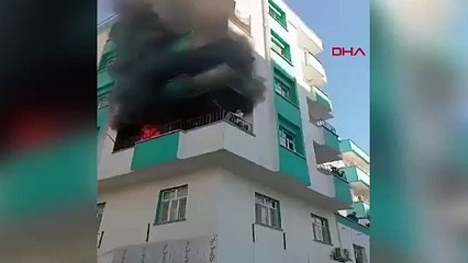 Genç kız ve çocuk yangından battaniyeye atlayarak kurtuldu