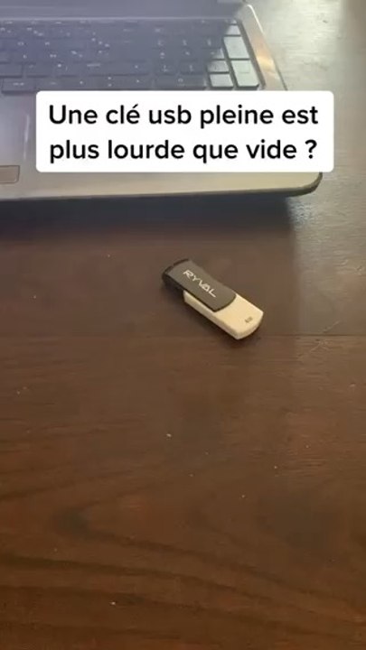 Clé usb plus lourde pleine que vide ?