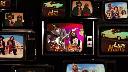 Edson e Hudson exploram rock em regravação de 'Love Hurts'