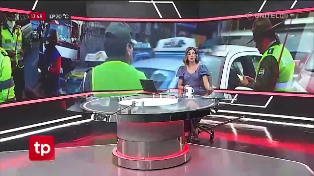 Cuatro heridos deja una triple colisión en la ruta El Alto - Desaguadero; uno de los choferes huyó, dice la Policía