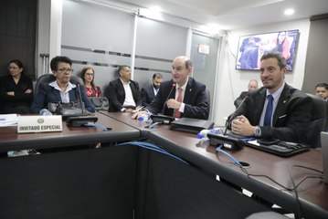Ministro de Economía, Felipe Chapman, presenta modificación al presupuesto 2025