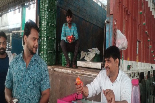 Muhana Mandi : टमाटर के दाम नीचे आने से आमजन को महंगाई से राहत, अन्य स​ब्जियां भी सस्ती
