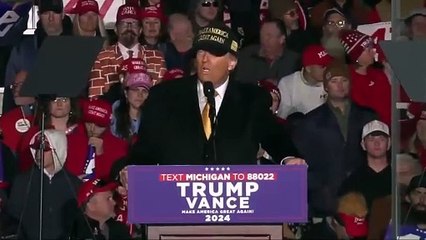 Donald Trump a ironisé cette nuit sur la passivité de ses opposants : "Ce soir, le Moyen-Orient est une poudrière. Personne n'est aux commandes. Joe Biden est endormi, et Kamala est à une soirée dansante avec Beyoncé"