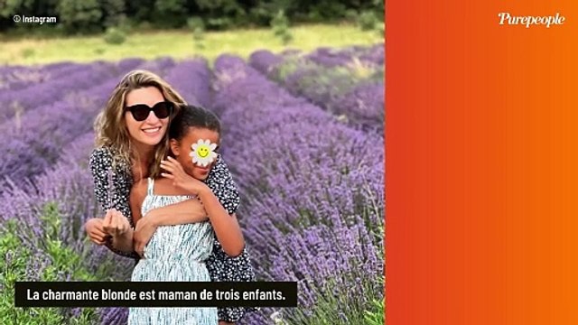 Loin des plateaux télé, Coralie Dioum (LCI) nage en plein bonheur avec son grand Birame et leurs trois enfants