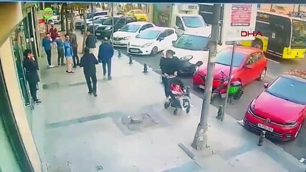 İstanbul - Beyoğlu'nda polise silah doğrultan şüphelinin görüntüleri ortaya çıktı