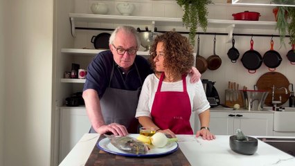 Cocinamos con Rafuel: dorada al horno con patatas y cebolla - Cocina Fácil