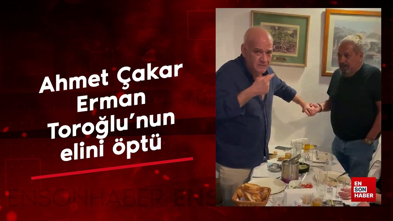 Ahmet Çakar, Erman Toroğlu'nun elini öptü
