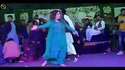 Aa Tenu Moj Karawan Dj Remix Song Dance Performance by Chahat Baloch