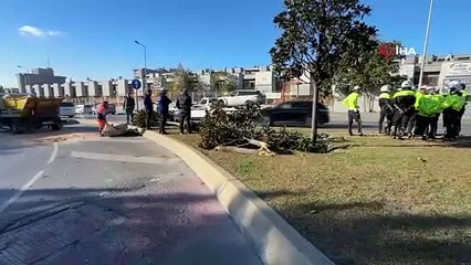 Başakşehir'de korkunç kaza! İki araç çarpıştı, biri takla attı