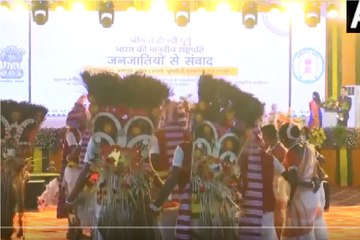 CG Viral Video: राष्ट्रपति द्रौपदी मुर्मू ने देखा आदिवासी नृत्य, देखें वीडियो...