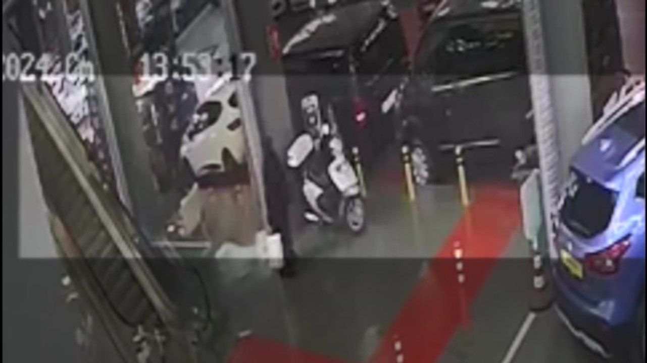 Çarşafla galeriyi kurşunlamıştı yurt dışına kaçarken yakalandı