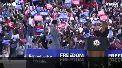 Beyonce' sul palco a Houston per Kamala Harris