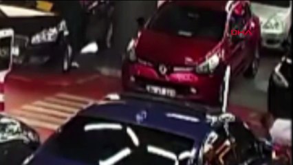 Çarşaf giyerek oto galeriyle silahla saldırı düzenledi; yurtdışına kaçmak isterken askeri yasak bölgede yakalandı