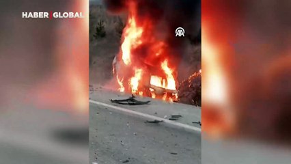 Erzincan'da korkunç kaza! Otomobil ile tır çarpıştı: Ölüler ve yaralılar var