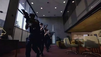 S.W.A.T. S08E03: 'Life' - Hostage & Bomb Crisis 🚓