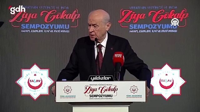 Devlet Bahçeli: Türk ile Kürtlerin birbirini sevmesi tarihi bir vazifedir. Kürtleri sevmeyen bir Türk varsa Türk değildir. Türkleri sevmeyen bir Kürt varsa Kürt değildir.