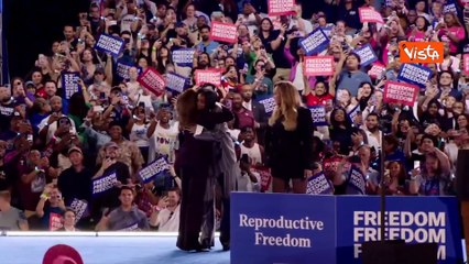 Beyonc? e Kelly Rowland sul palco con Kamala Harris in Texas per sostenerla alle elezioni Usa