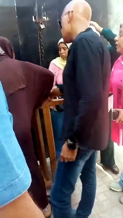 #الجمهور ست خدت دسك المدرسة  معاها البيت