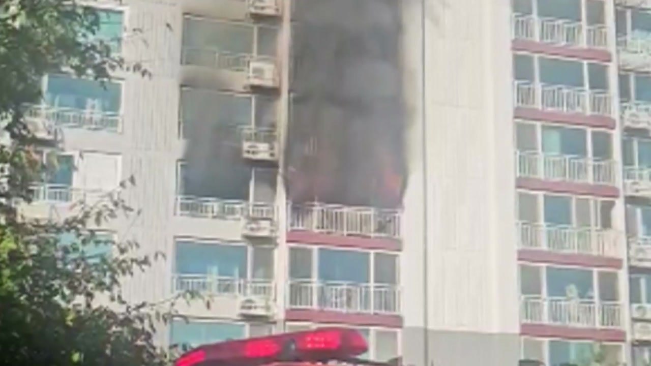 김포 아파트 화재로 주민 수십 명 대피 / YTN