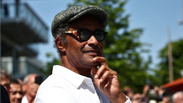 GALA VIDEO - Yannick Noah papa à 64 ans : son fils Joalukas déjà très câlin avec sa petite sœur, un cliché rempli d’émotion