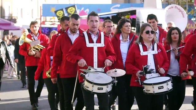 MACON-INFOS - Fête Raclet : Cantate à Benoit Raclet par les enfants de l'école primaire de Romanèche
