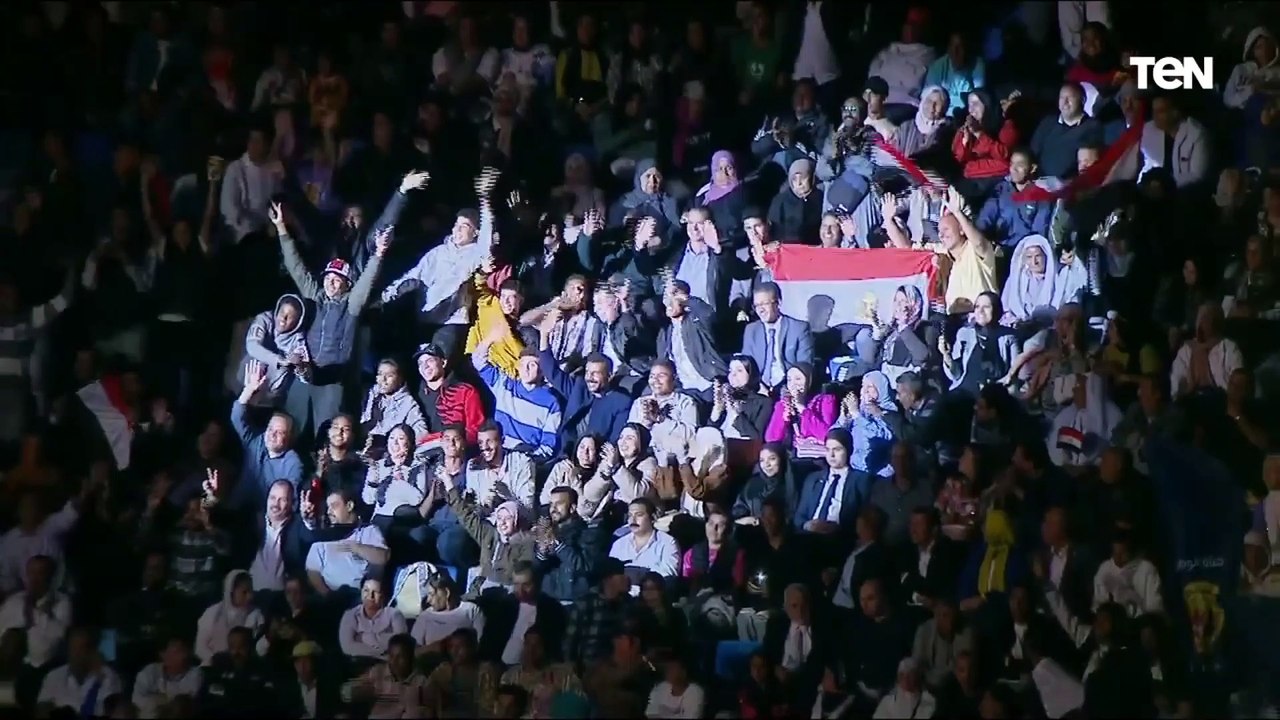 الرئيس السيسي يشاهد فيلمًا تسجيليًا "وسط الناس" لقصص مختلفة لأبطال يعيشون بيننا