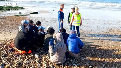 Francia, migranti soccorsi dopo una fallita traversata della Manica