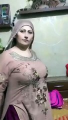Iranian Mommy Dancing