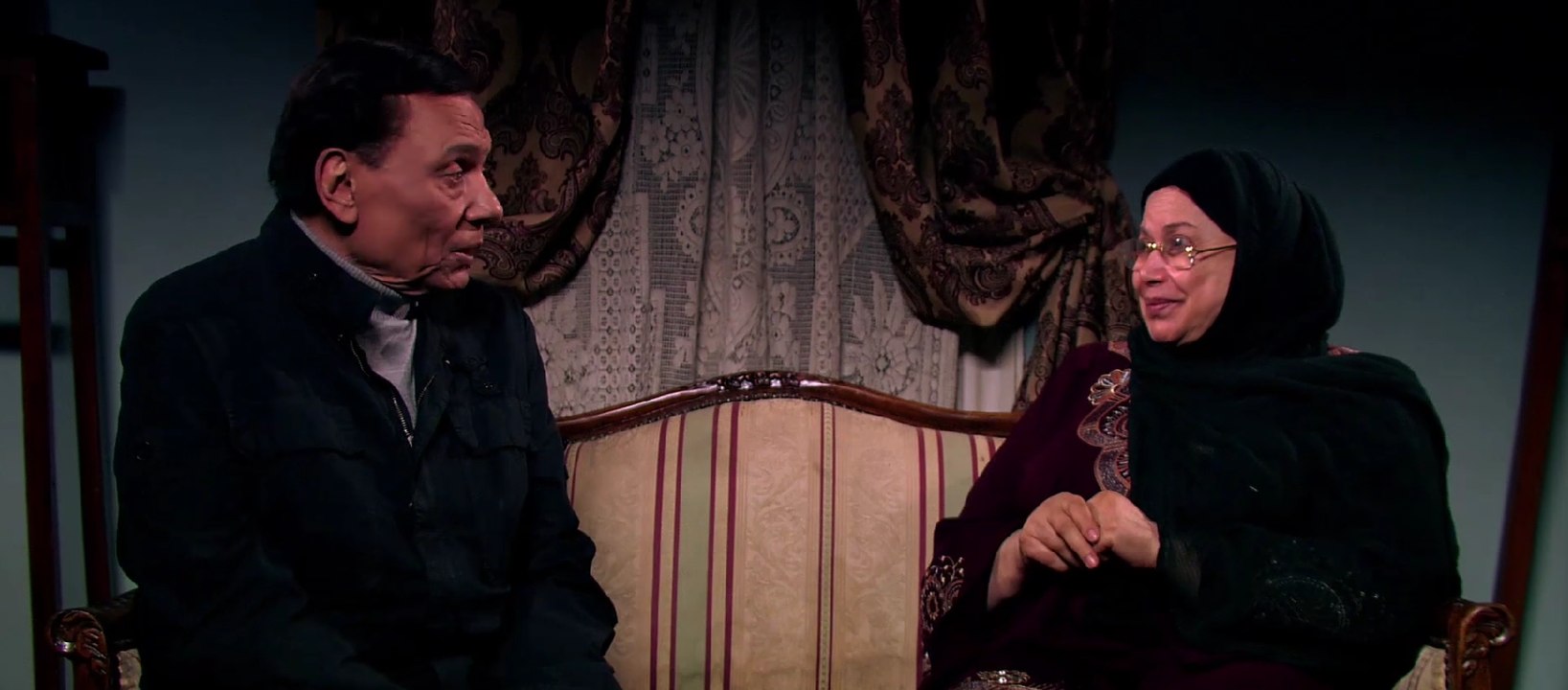 ناجى عطالله جبر بى خاطر الست اللى ابنها متغيب سنين عن البيت بسبب الحـــــــرب...شوف رد فعل الست كان ايه #فرقة_ناجى_عطالله