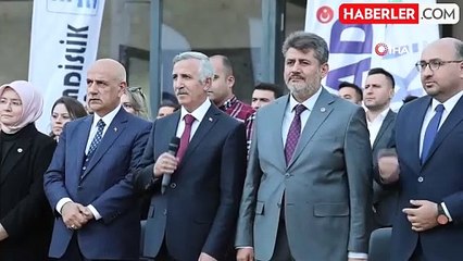 Evine kavuşan depremzede: "Yaşadıklarımızdan sonra bizim için çok iyi oldu, Allah devletimize zeval vermesin"