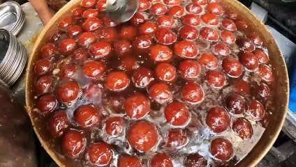 Bagree Market FAMOUS Street FOOD ｜ Hari Matar Ki KACHORI Aloo Sabji ｜ Jain Brothers