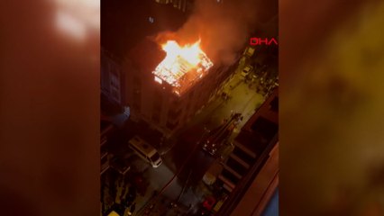 Sultangazi'de korkutan yangın