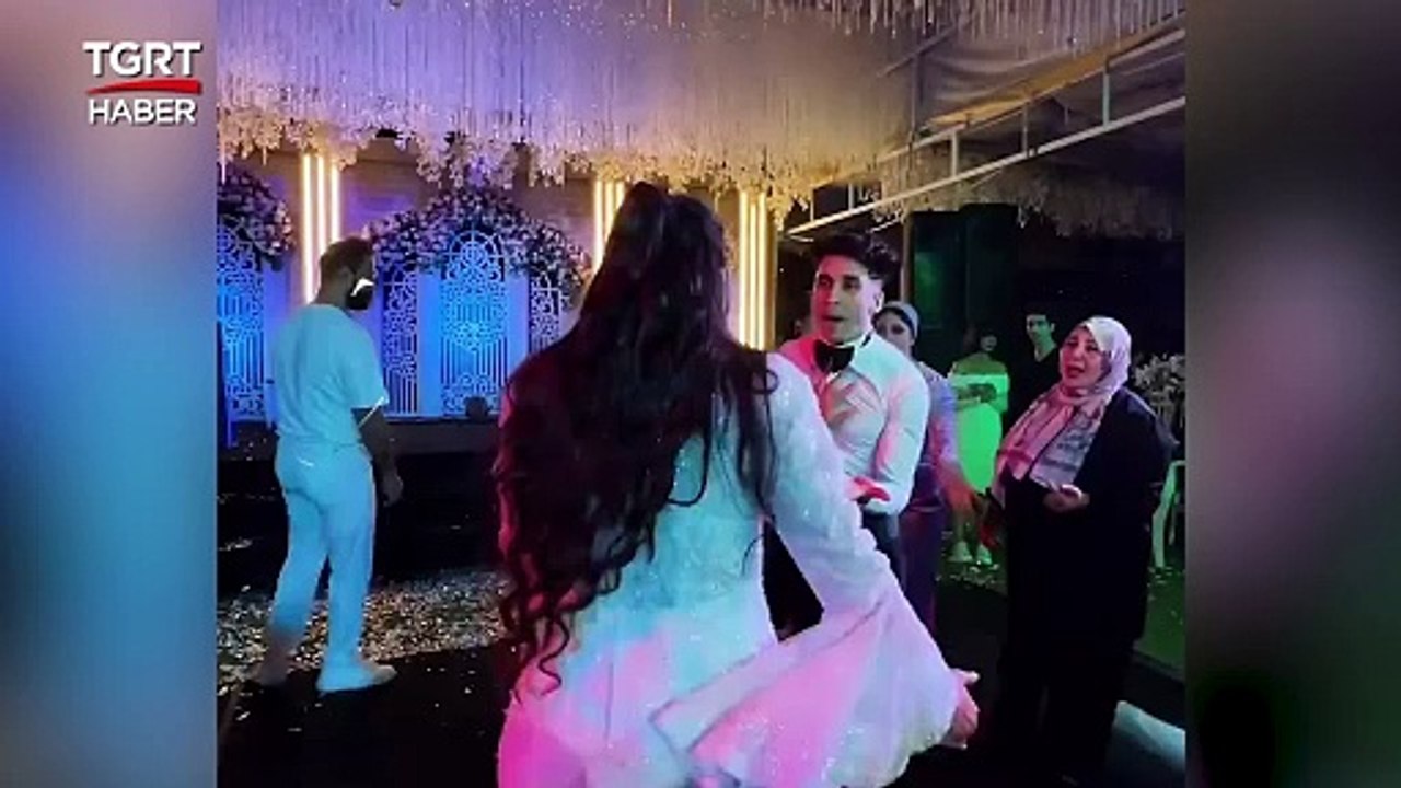 Gelin damat düğünde birbirine girdi! Damadın attığı tokalar kan dondurdu